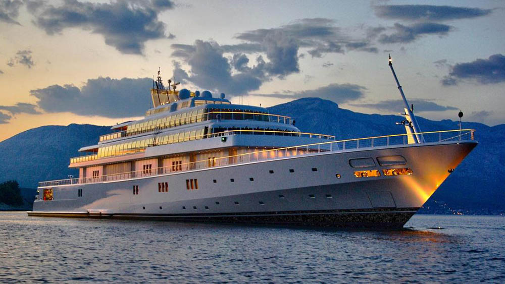 يخت رايزينغ صان