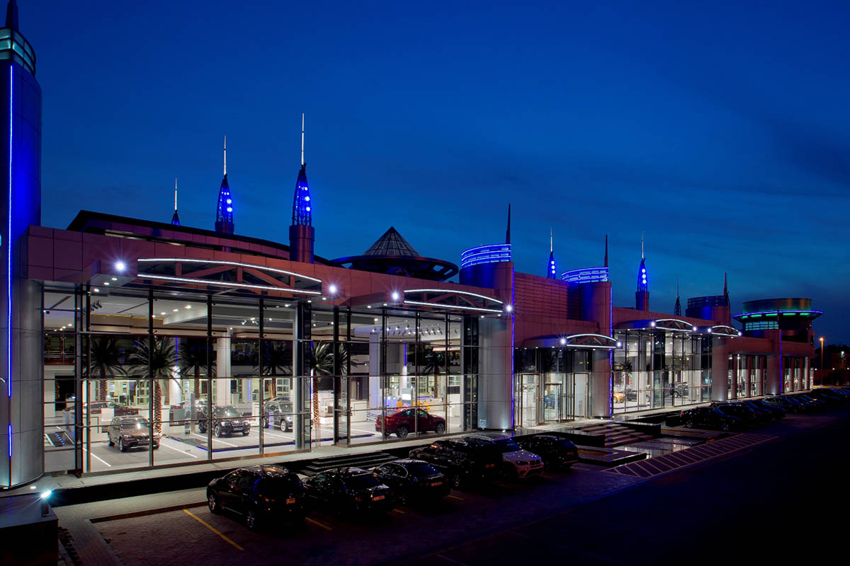 أكبر صالة عرض بي ام دبليو في العالم