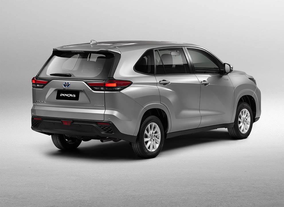 تويوتا إنوفا