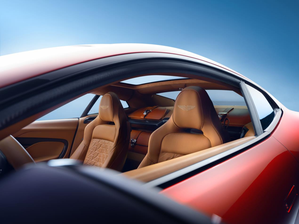  أستون مارتن