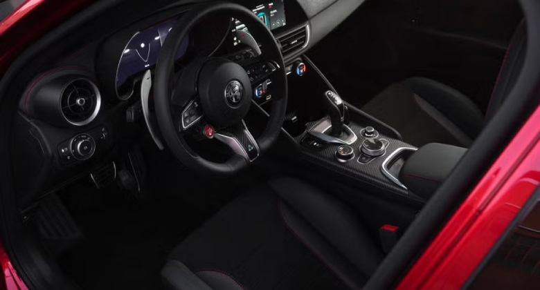 الفاروميو عودة داخلي