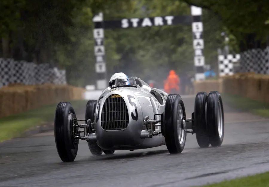 تاريخ شعار أودي