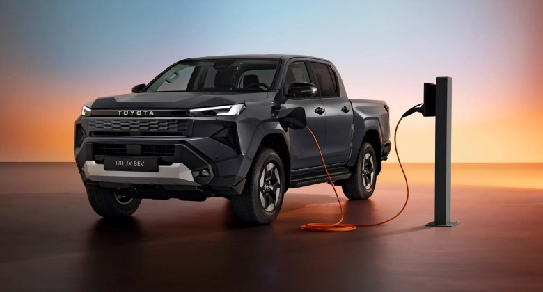 تويوتا هايلكس كهربائيو خارجي