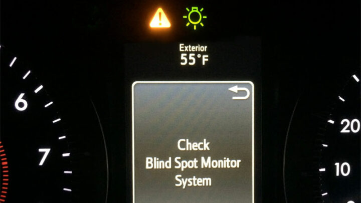 نظام تنبيه حركة المرور الخلفية وأنظمة مراقبة النقاط العمياء