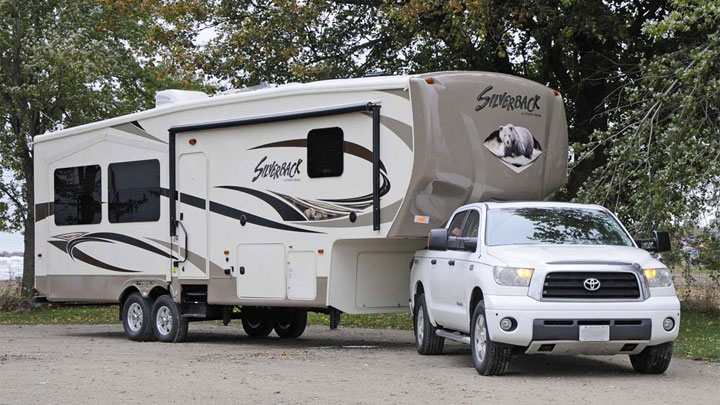 نظام تنبيه حركة المرور الخلفية وأنظمة مراقبة النقاط العمياء