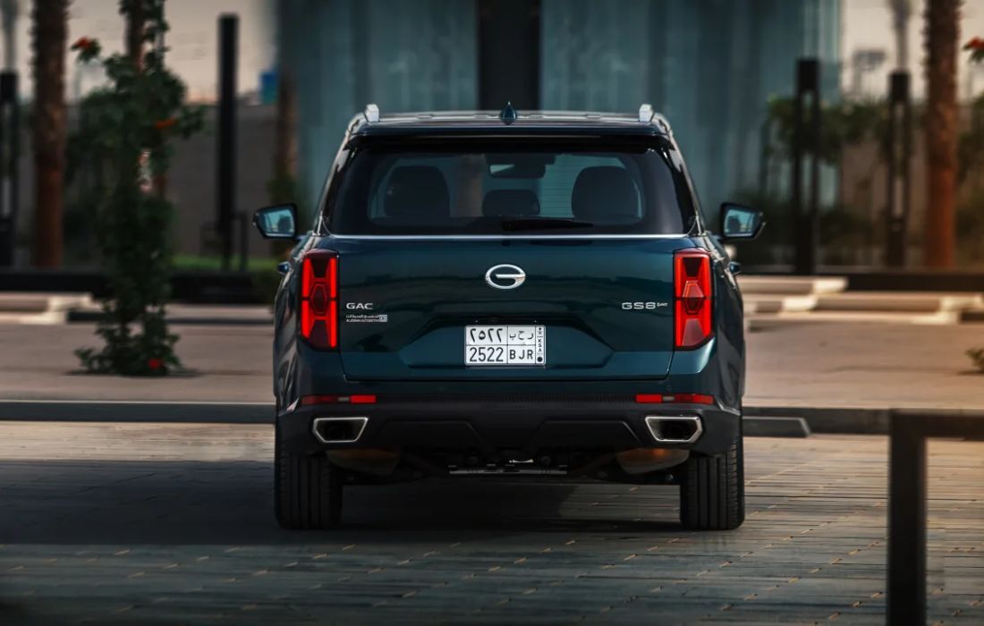 جي اس 8 2023 من الخلف