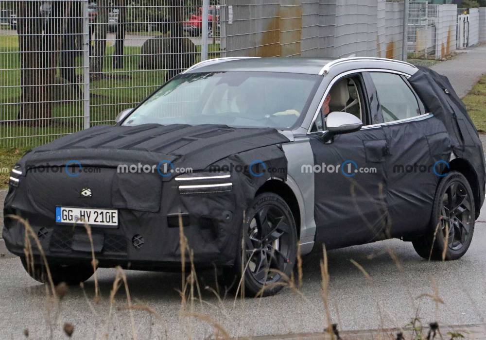 جينيسس GV70e من الامام 2