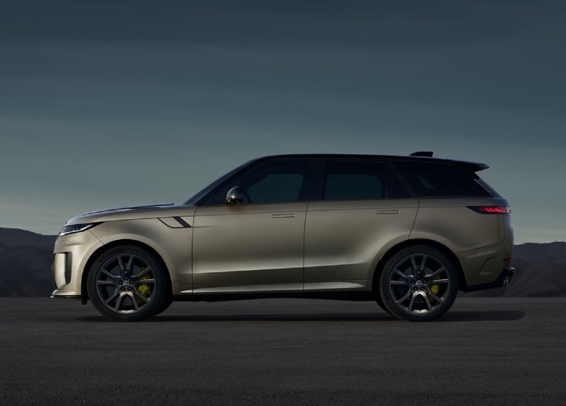 لاند روفر رانج روفر سبورت SV 2024