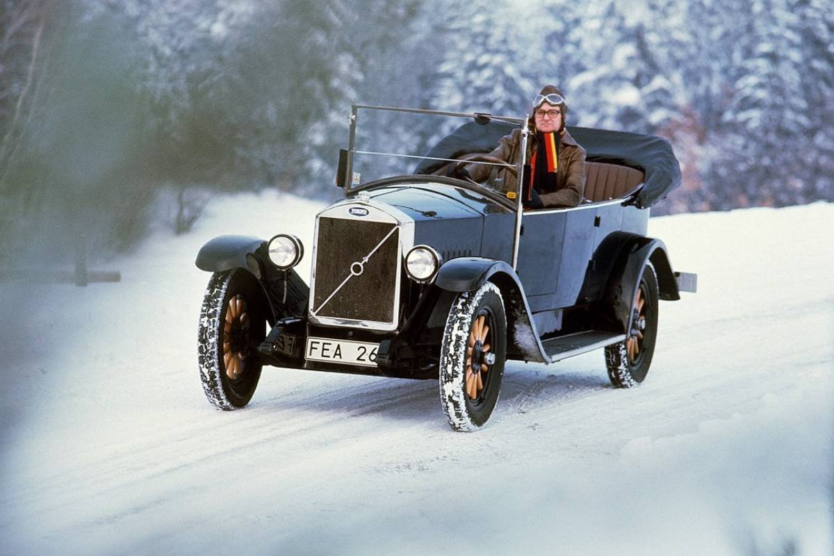 سيارات فولفو