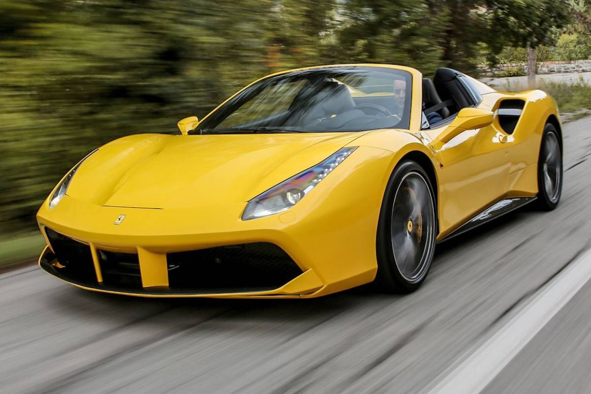 فيراري 488 سبايدر