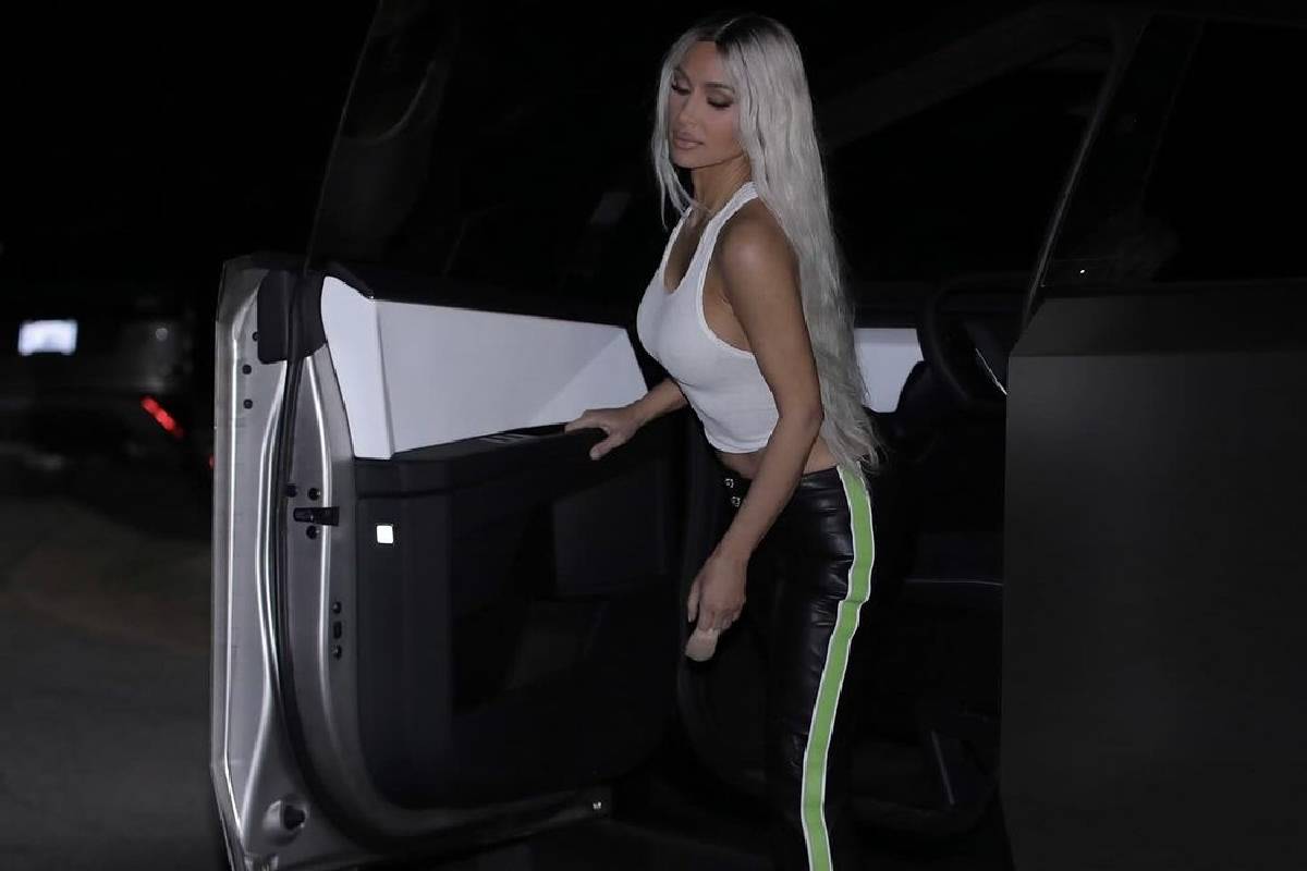 سيارة كيم كارداشيان