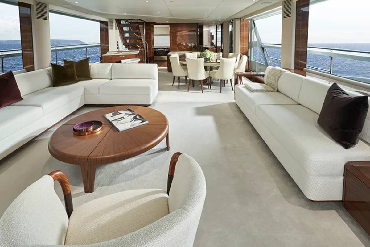 اليخوت الفاخرة