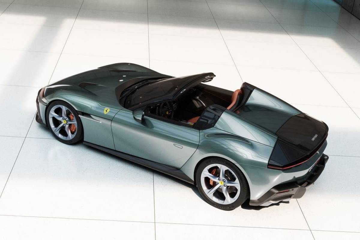 فيراري 12 سيليندري سبايدر 2025