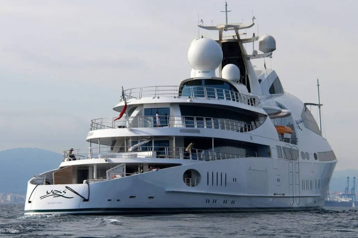 اليخوت الفاخرة