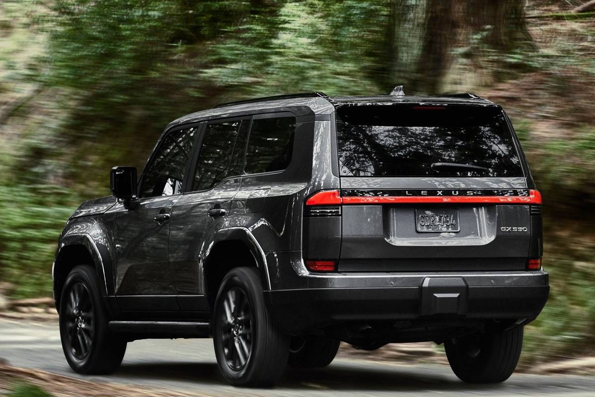 لكزس جي اكس 2024