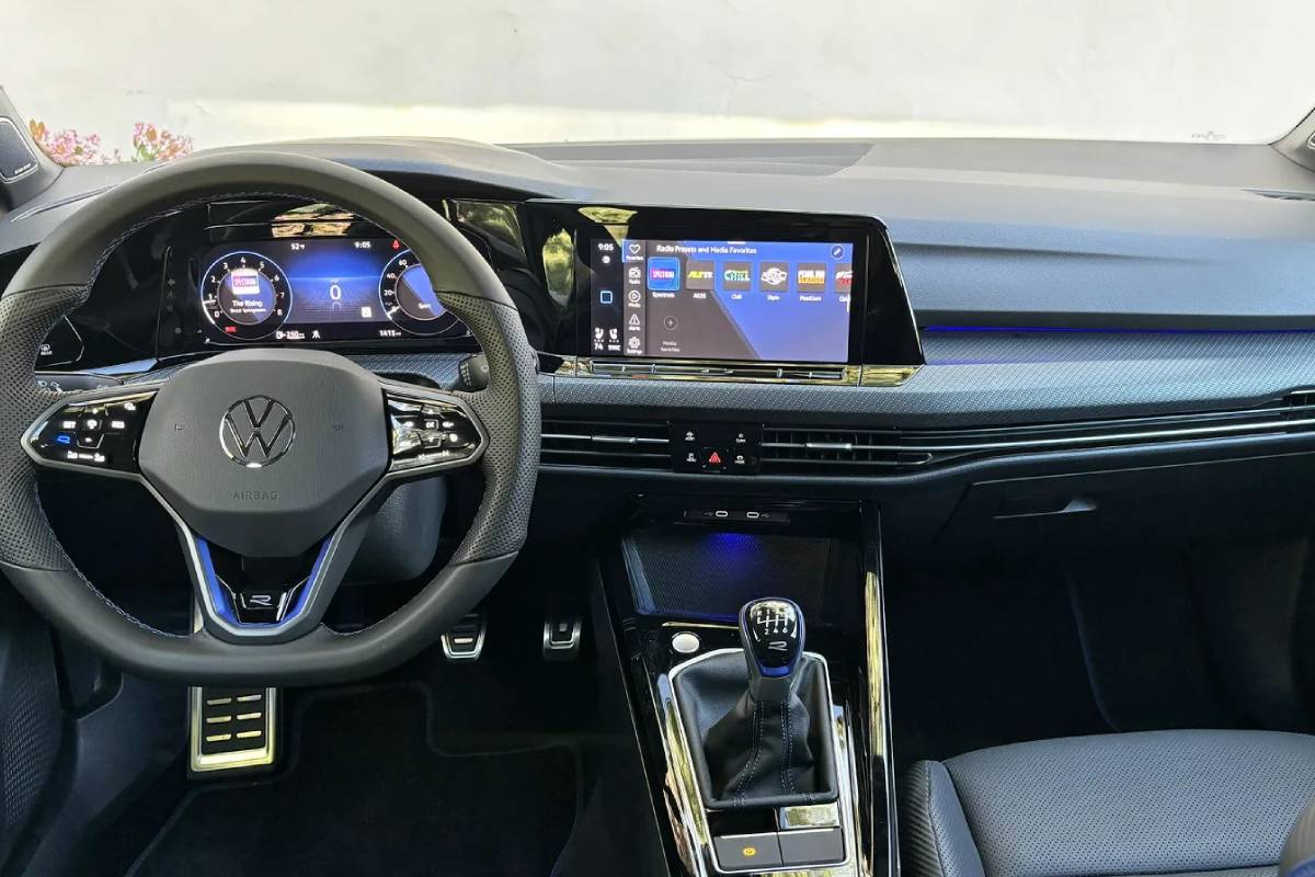 فولكس واجن جولف آر 2024