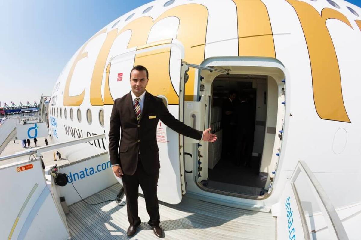 طاقم الطائرة