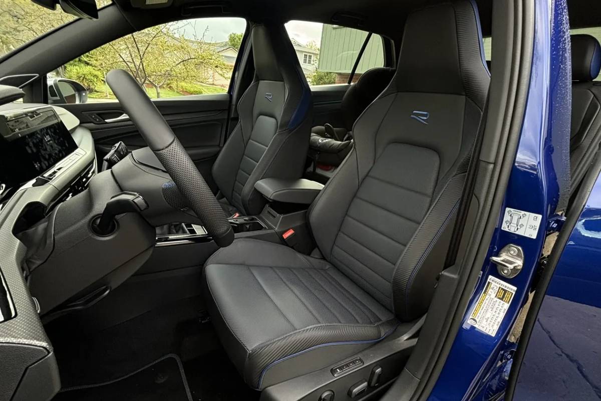 فولكس واجن جولف آر 2024