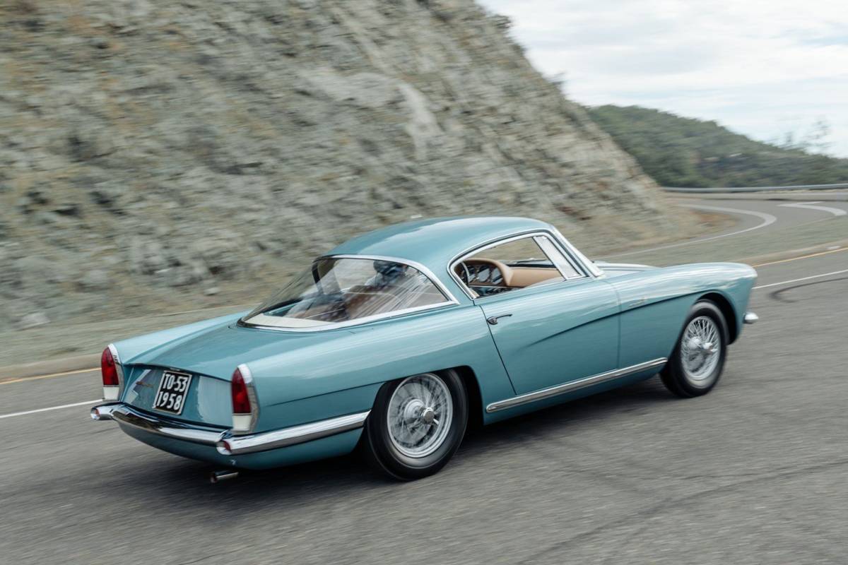 استون مارتن بيرتوني