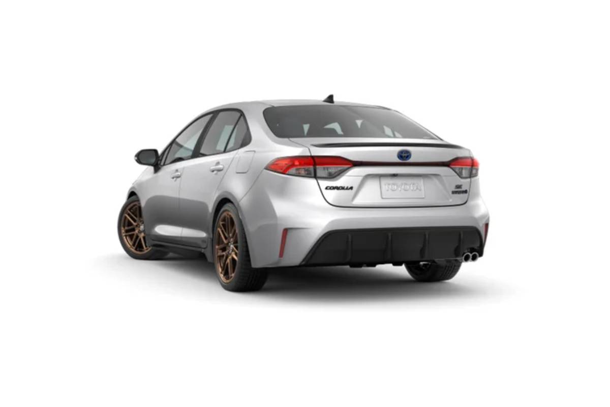 تويوتا كورولا هايبرد نايتشايد 2024