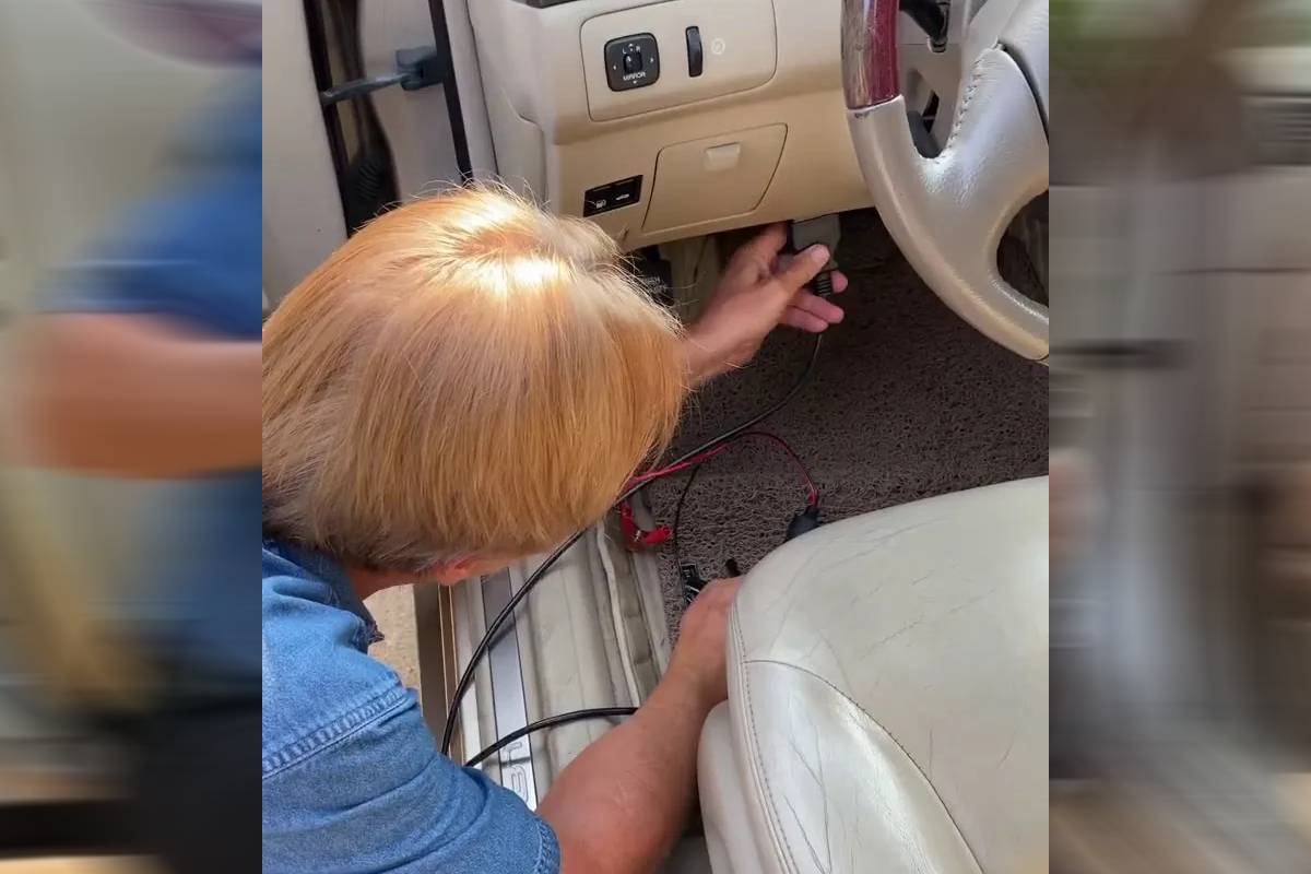 بطارية السيارة