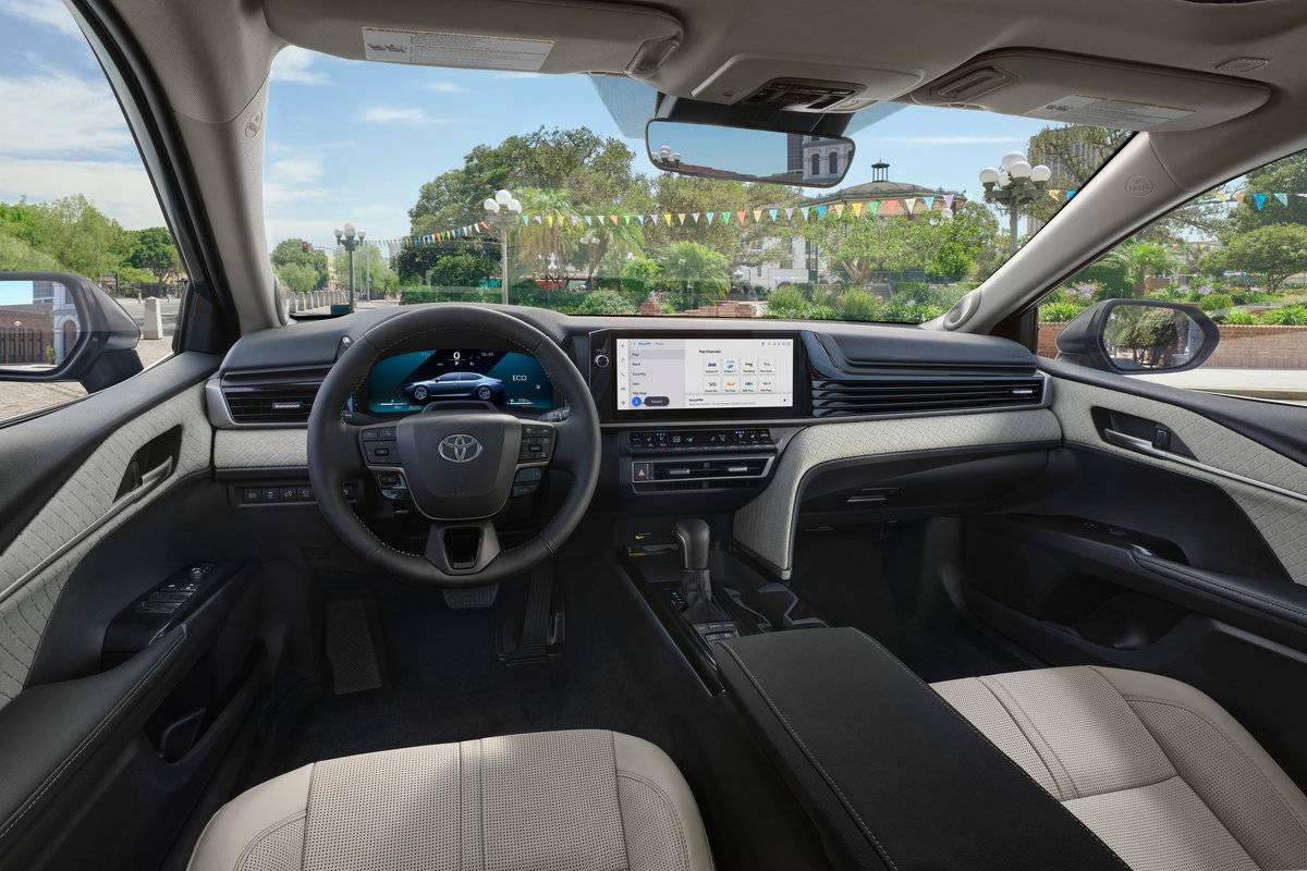 تويوتا كامري 2025