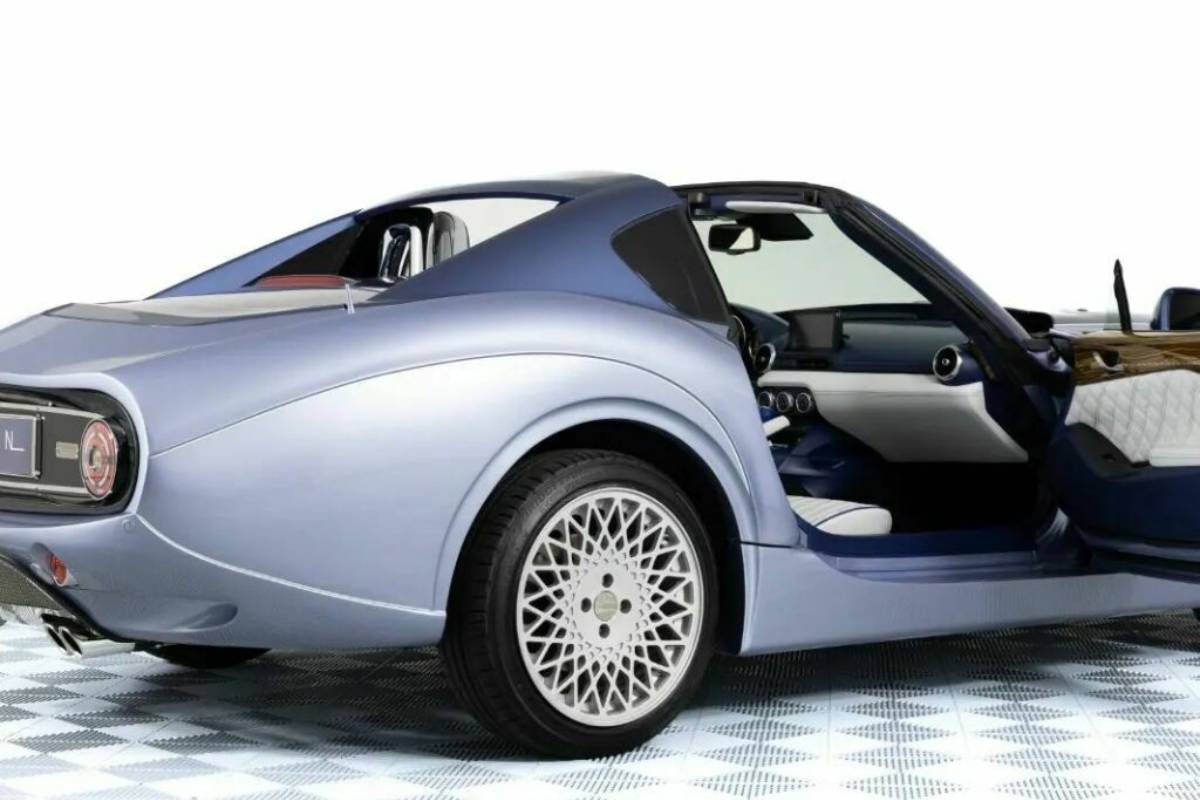 جراند ألبايسن إصدار الإمارات العربية المتحدة