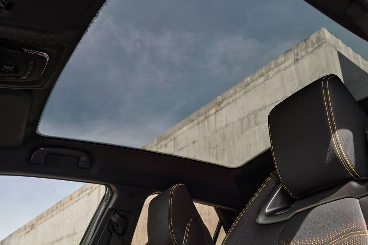 تويوتا سي اتش ار 2024