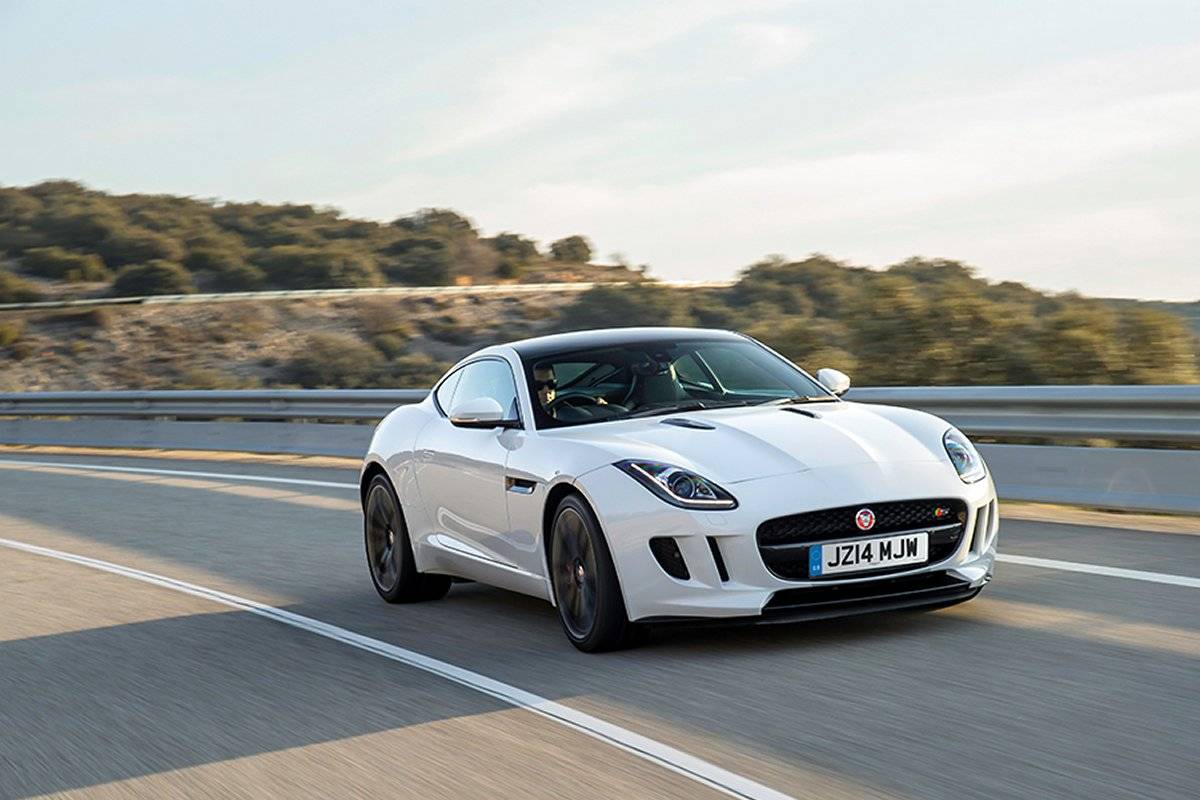 السيارات البيضاء