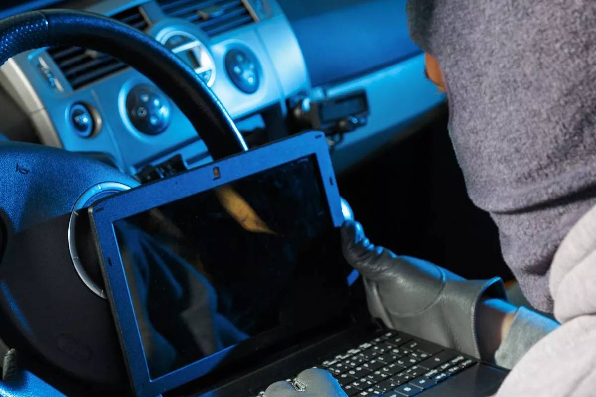 سرقة سيارات