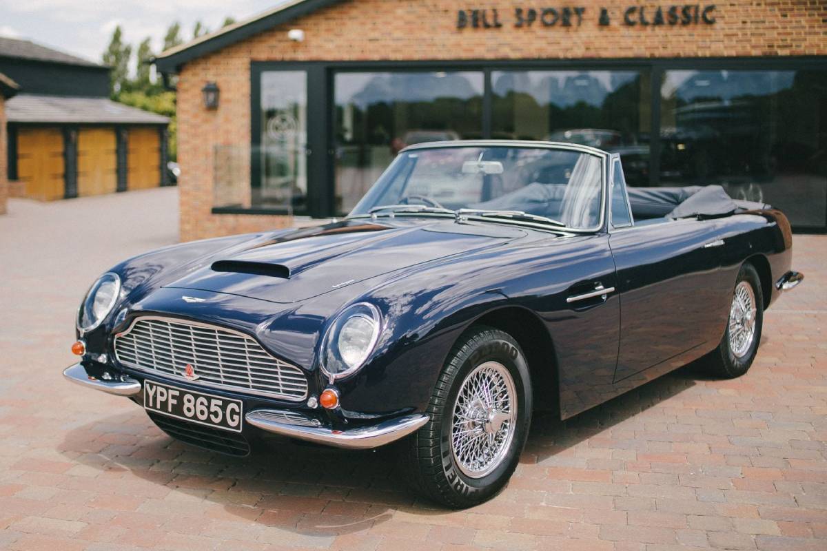 سيارات الملك تشارلز