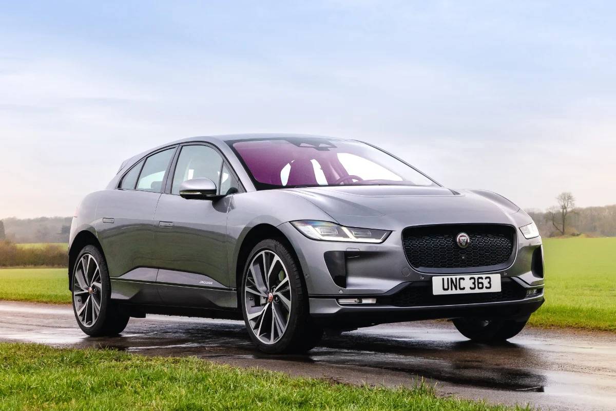 سيارات انجيلينا جولي