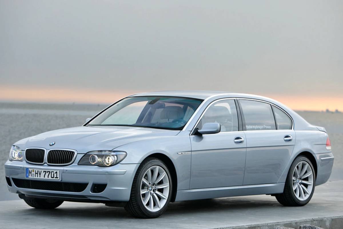 سيارات انجيلينا جولي