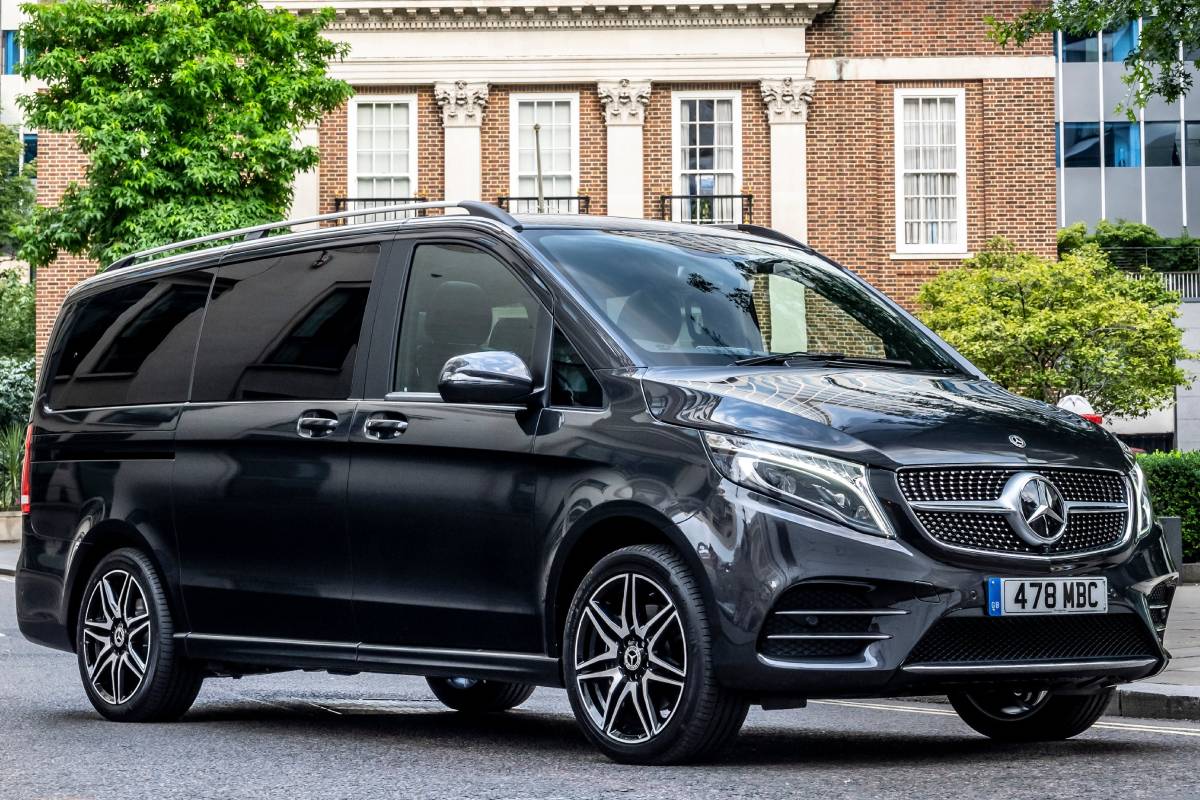 سيارات اندرو تيت