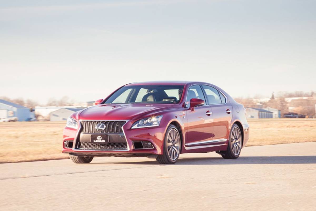 سيارات انجيلينا جولي