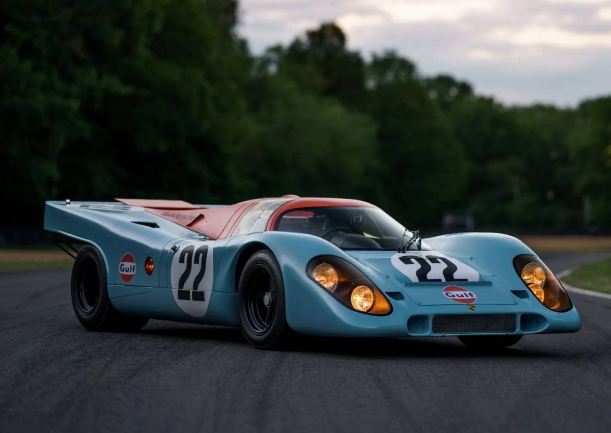 سيارات سينمائية