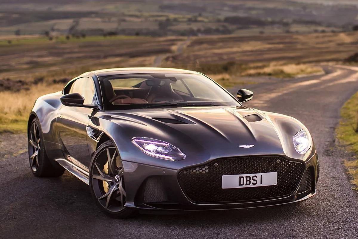 سيارات اندرو تيت