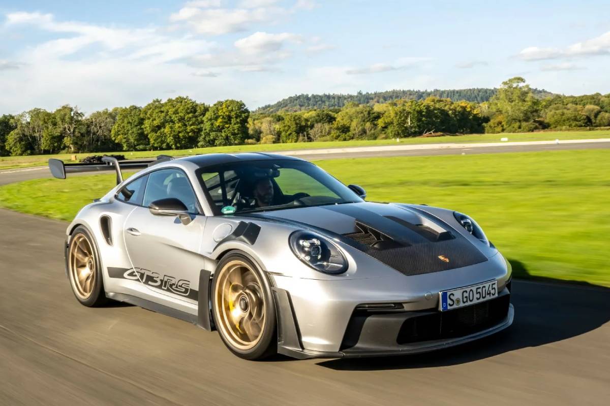 سيارات اندرو تيت