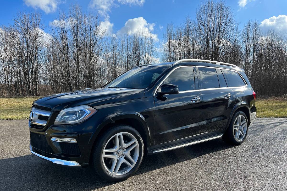 سيارات سلمى حايك