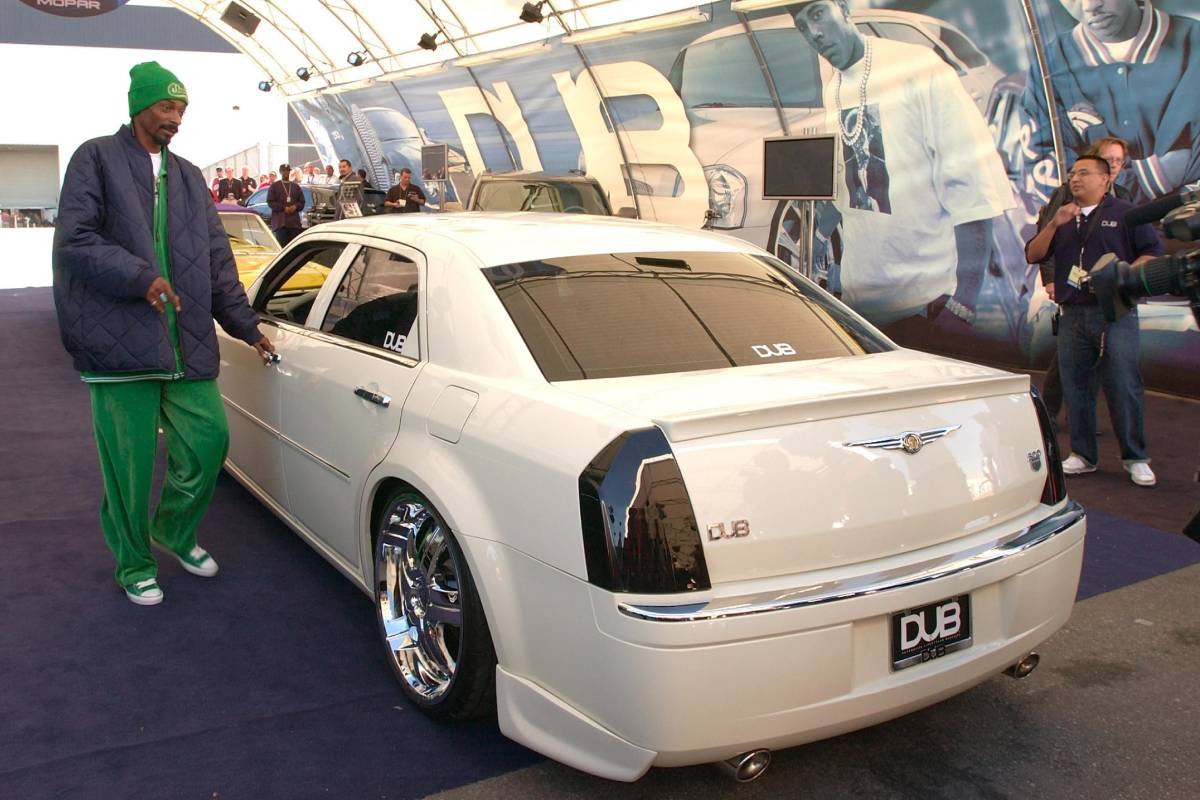 سيارات سنوب دوغ