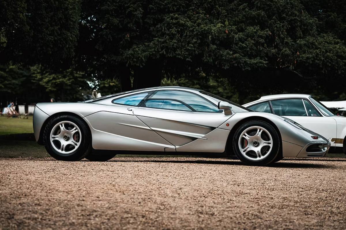 سيارة ايلون ماسك