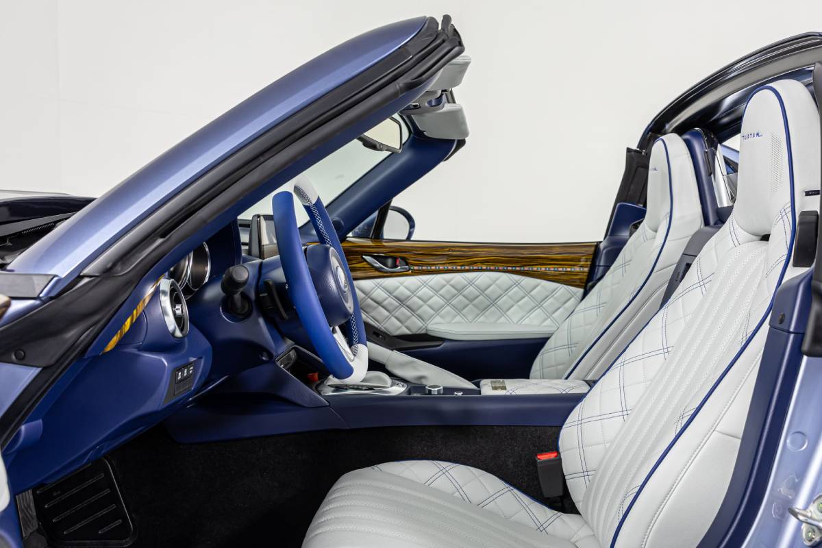 جراند ألبايسن إصدار الإمارات العربية المتحدة