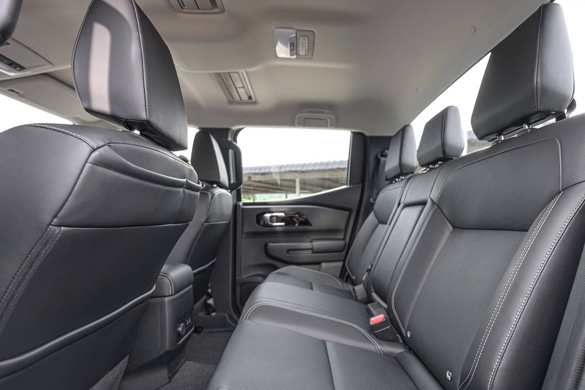 ميتسوبيشي ال 200 2023