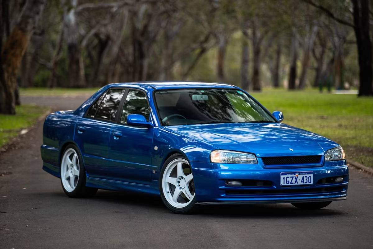 نيسان سكاي لاين