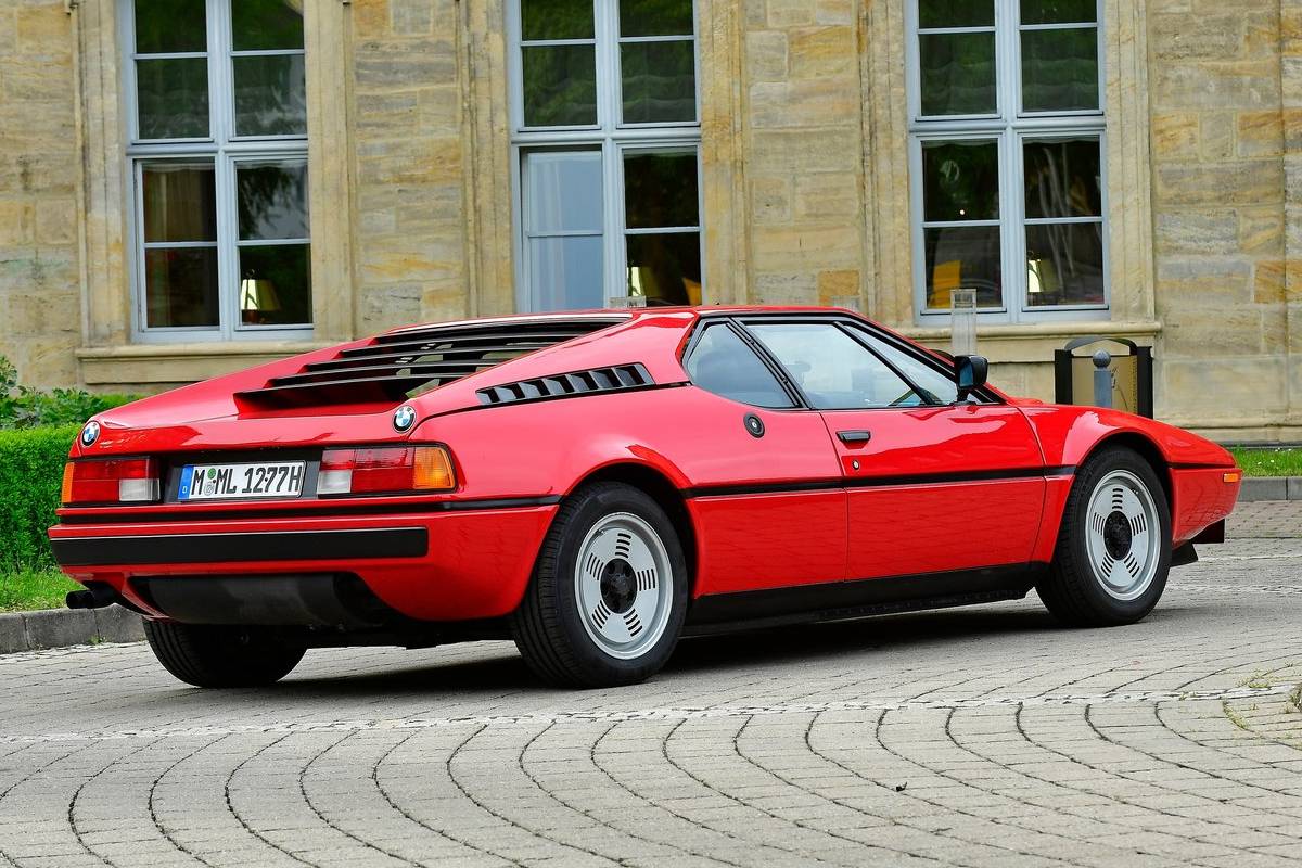 بي ام دبليو ام 1