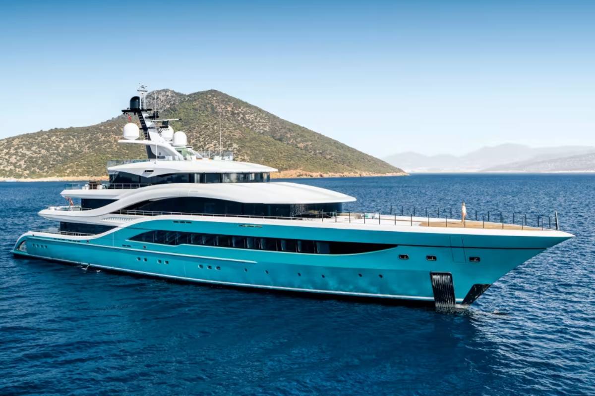 اليخوت الفاخرة