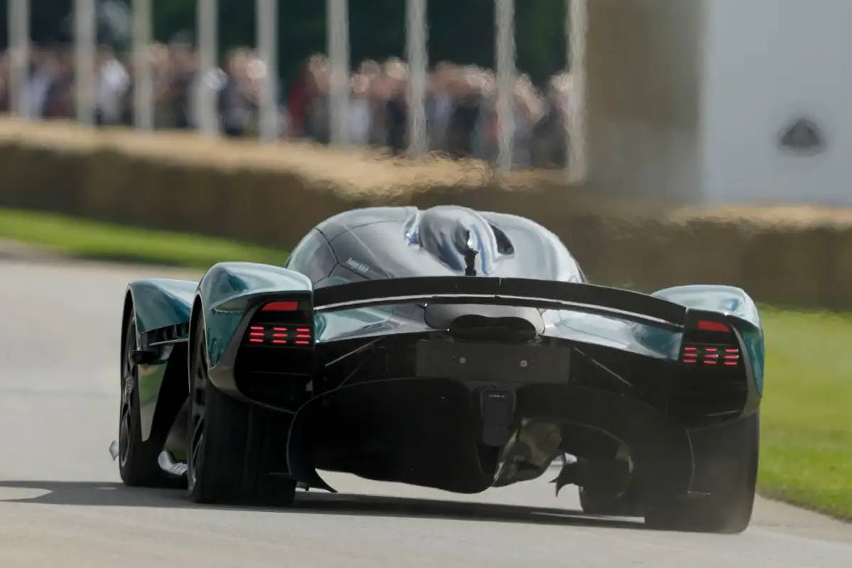 استون مارتن فالكيري