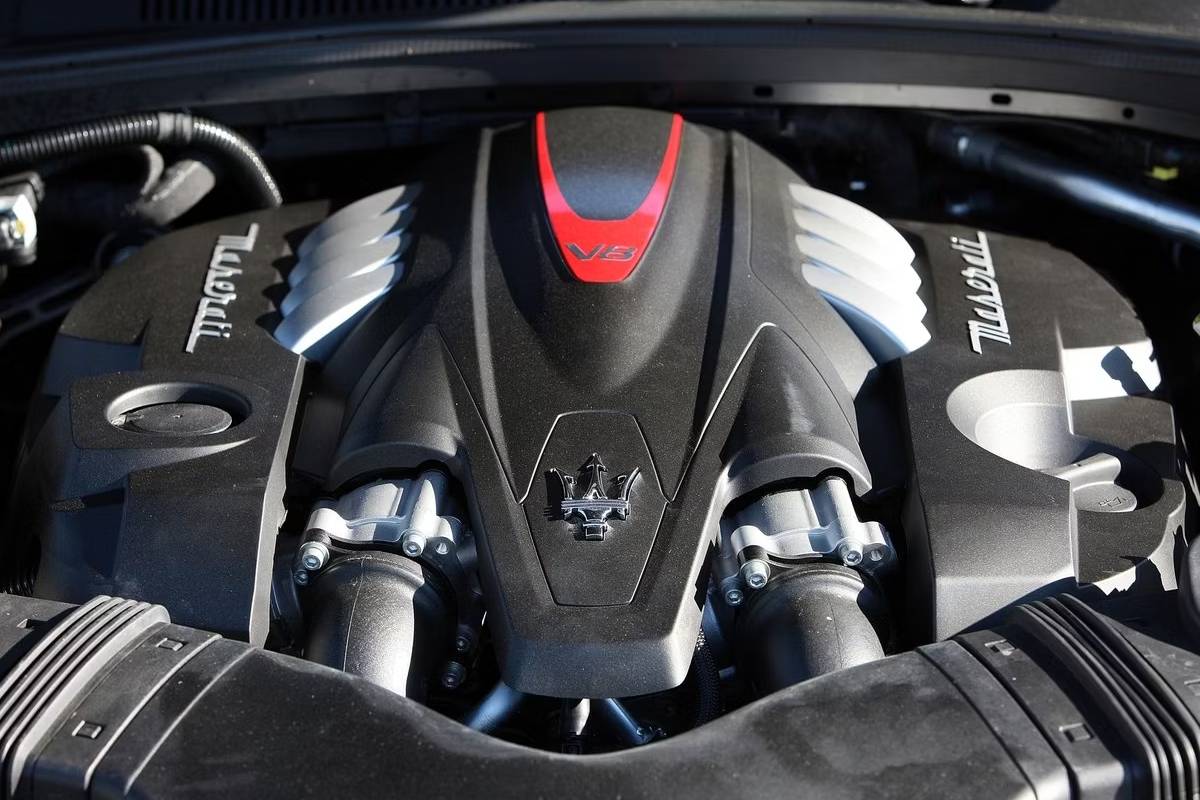 محرك السيارة