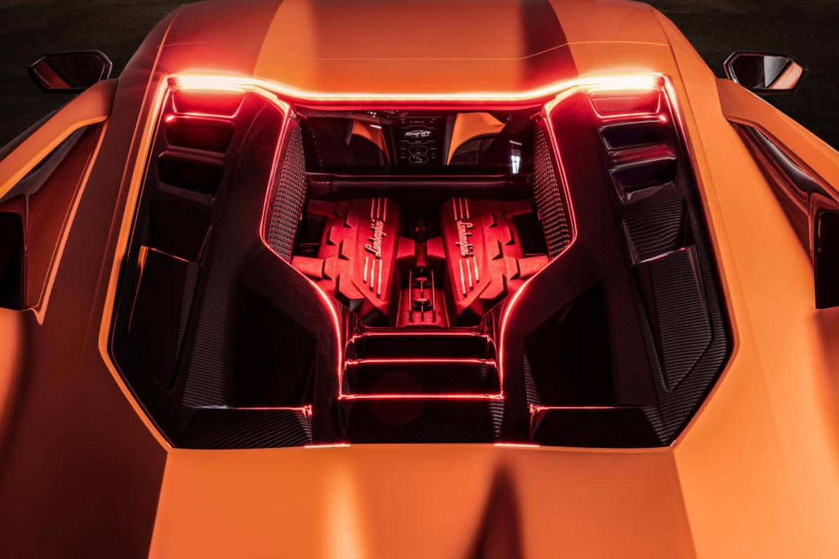 لامبورجيني ريفويلتو 2024