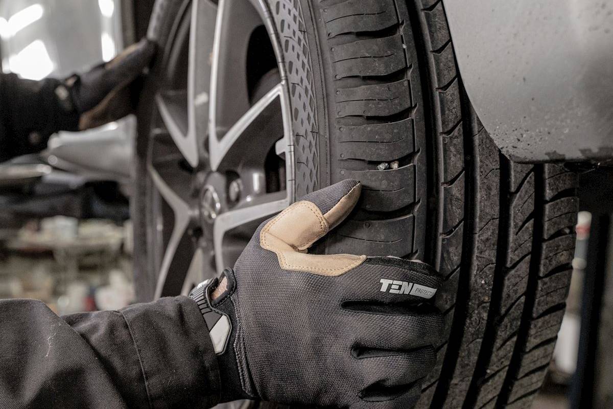 اطارات السيارات